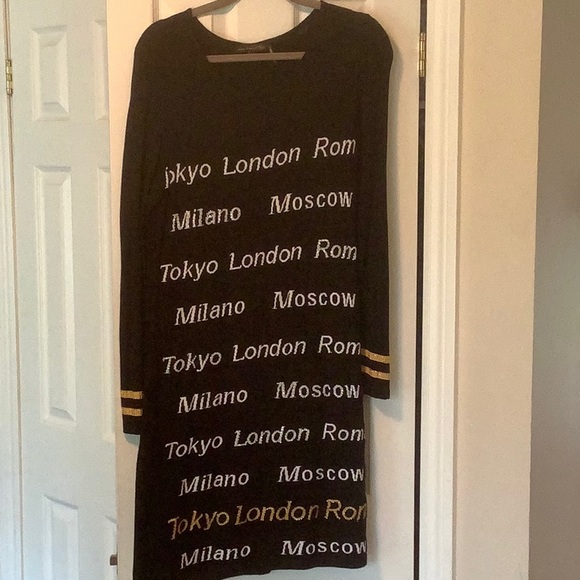 Dress - Picture 1 of 3